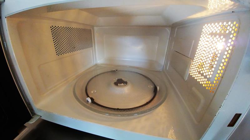 microwave after cleaning with lemon oil